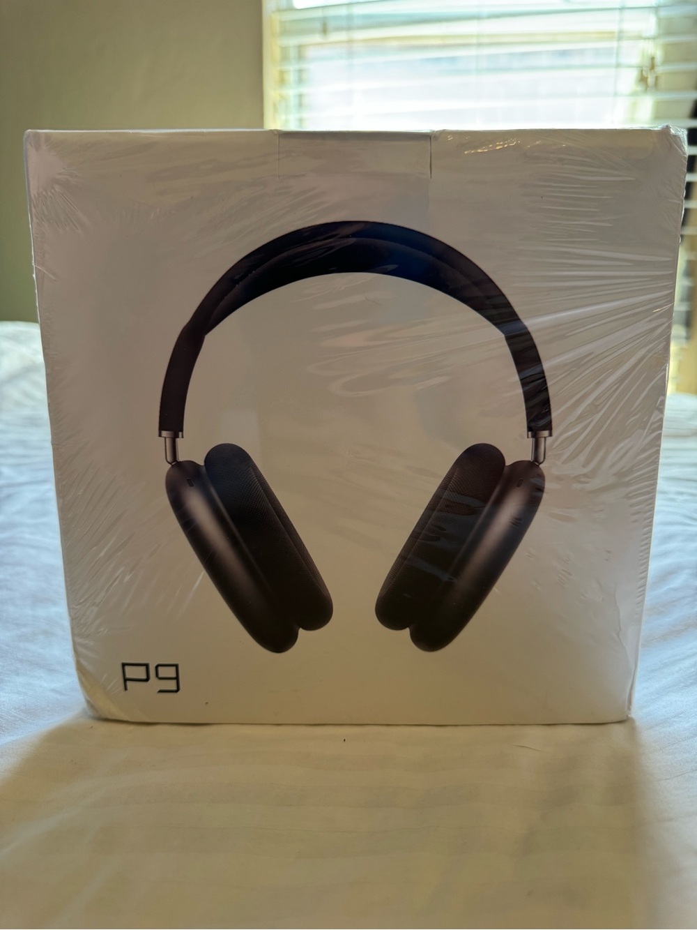 P9 Wireless Over-Ear Headphones - Black